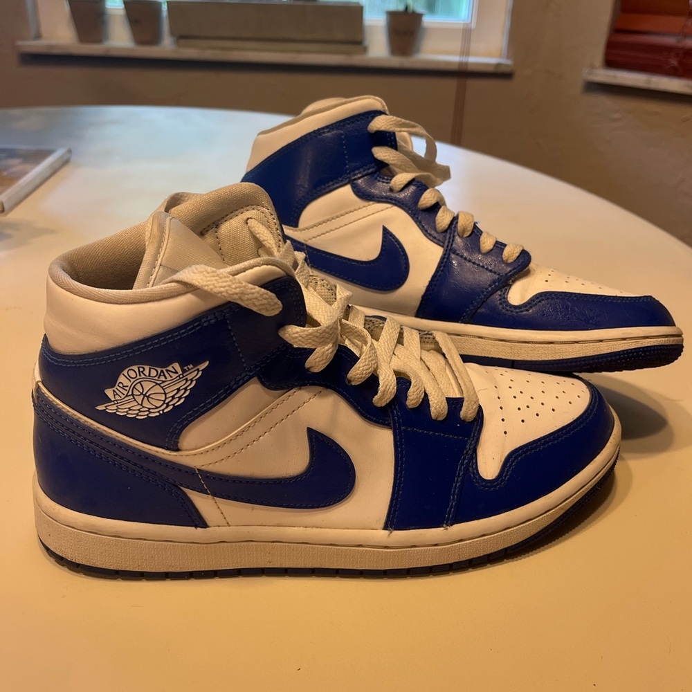 Nike Air Jordan 1 Mid Kentucky Blue
